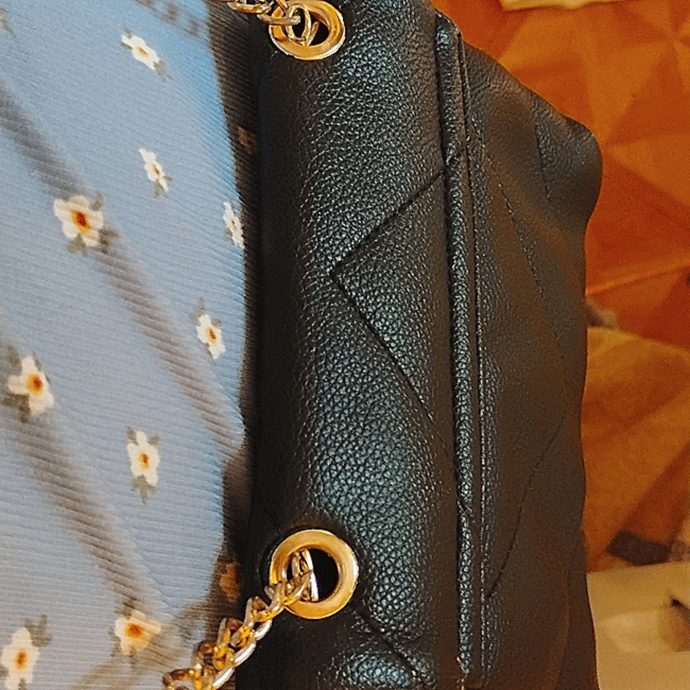 Black shoulder small gold chain purse